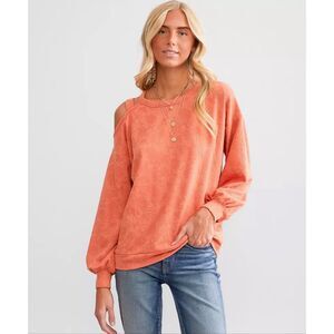 Daytrip Textured Cold Shoulder Top in Crabapple Women’s Size Small